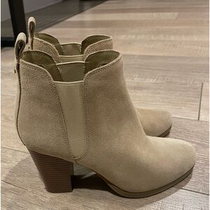 Michael Kors Woman’s Suede Booties, size 6.5